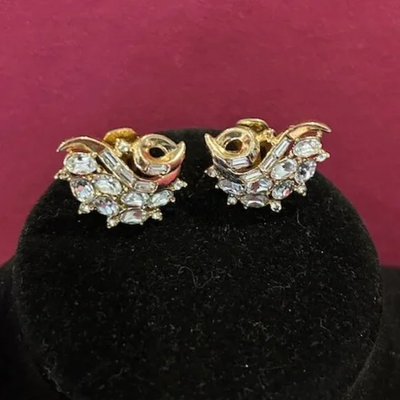 CROWN TRIFARI Pat Pend Gold Ribbon Rhinestone EARRING - Picture 5 of 10
